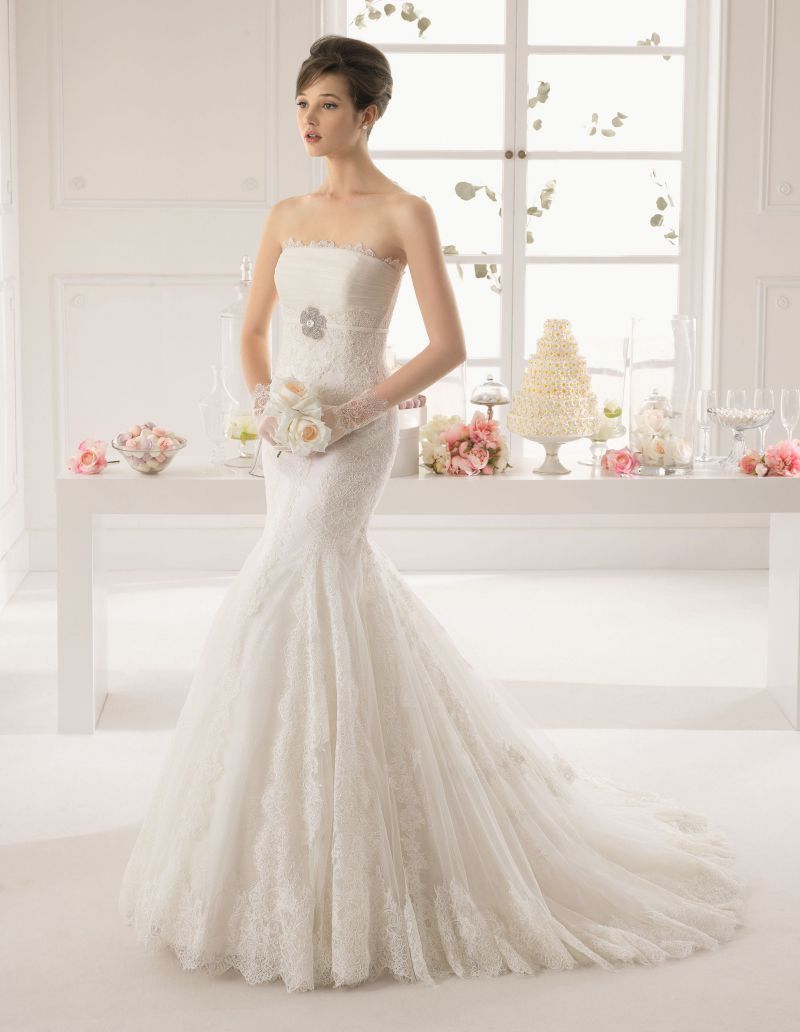 Kifutó Esküvői Ruha Modellek: Amaya menyasszonyi ruha