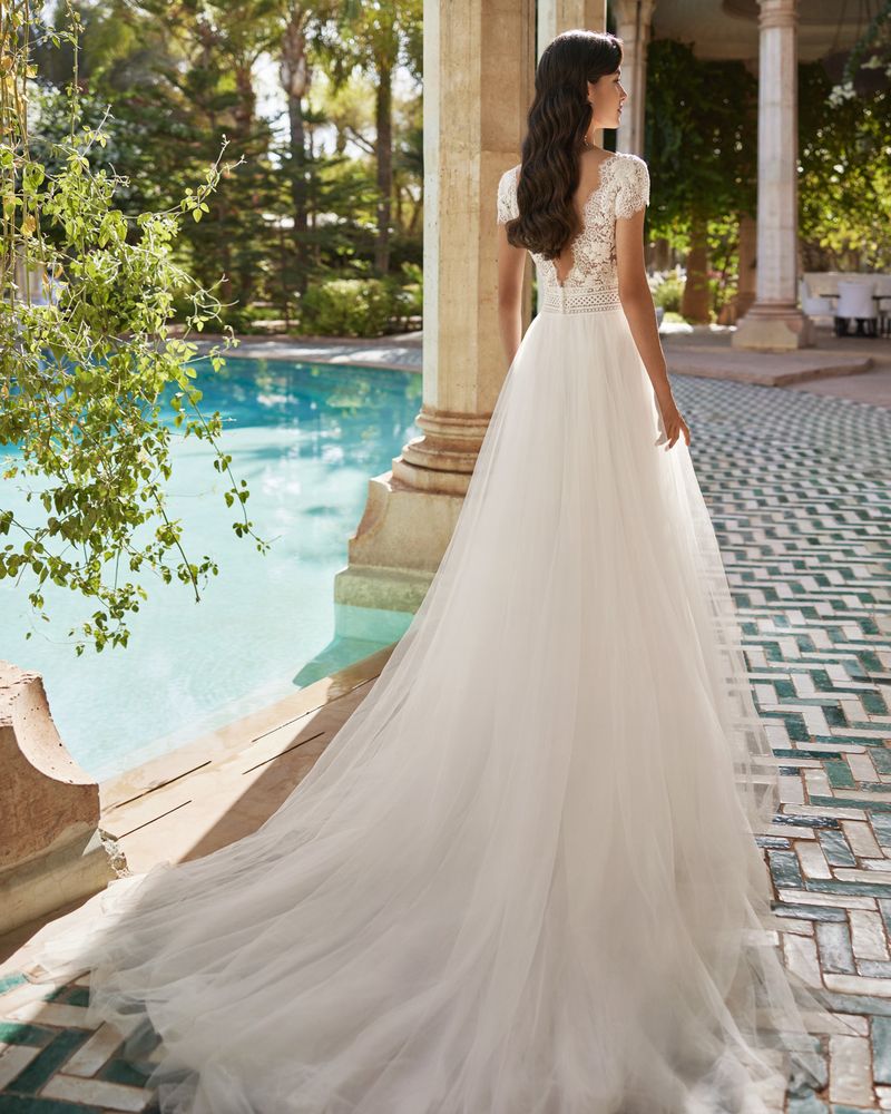 Rosa Clará 2023-as menyasszonyi ruha, esküvői ruha vásárlás, bérlés: Anya eskövői ruha