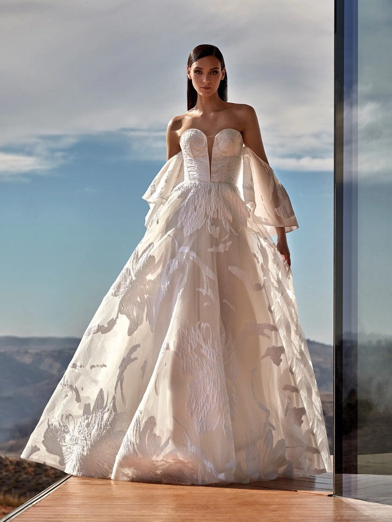 Pronovias Privée 2023-es menyasszonyi ruha kollekció vásárlás, bérlés: Arianell menyasszonyi ruha