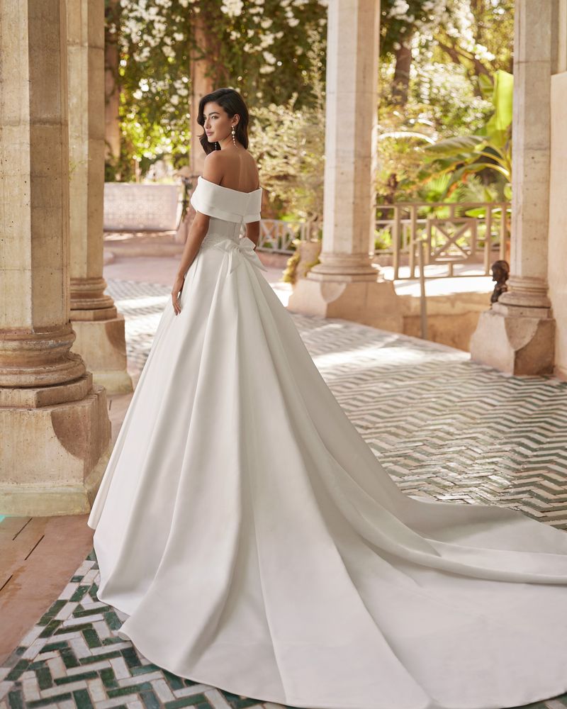 Rosa Clará 2023-as menyasszonyi ruha, esküvői ruha vásárlás, bérlés: Athina eskövői ruha