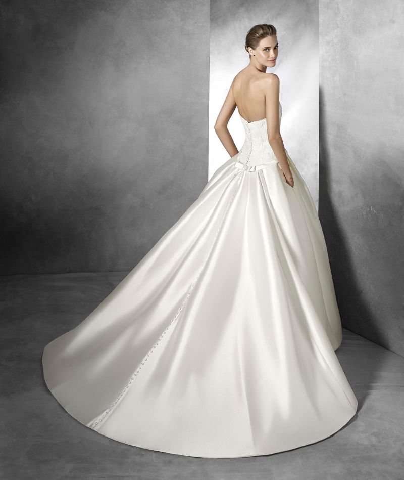 Kifutó Esküvői Ruha Modellek: Baronda eskövői ruha