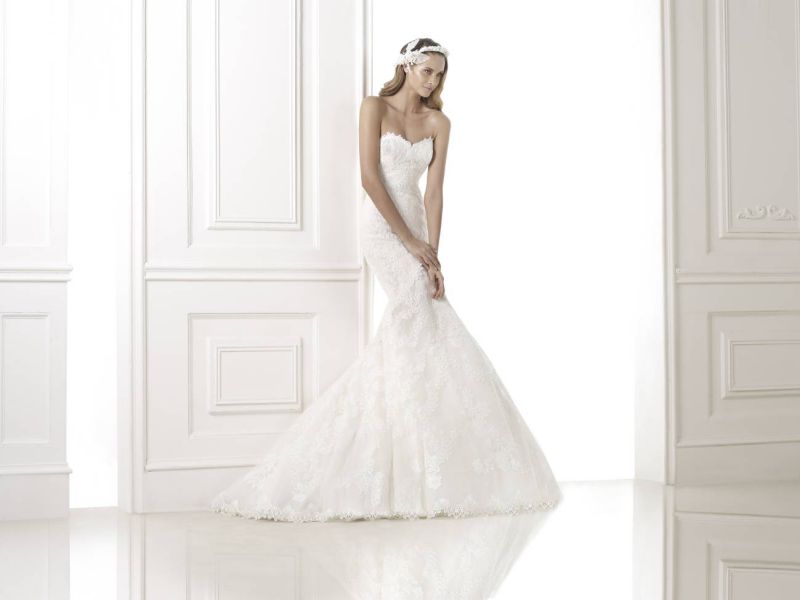 Kifutó Esküvői Ruha Modellek: Bella menyasszonyi ruha