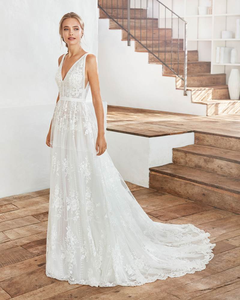 Rosa Clará 2021-es menyasszonyi ruha kollekció vásárlás, bérlés: Camilia menyasszonyi ruha