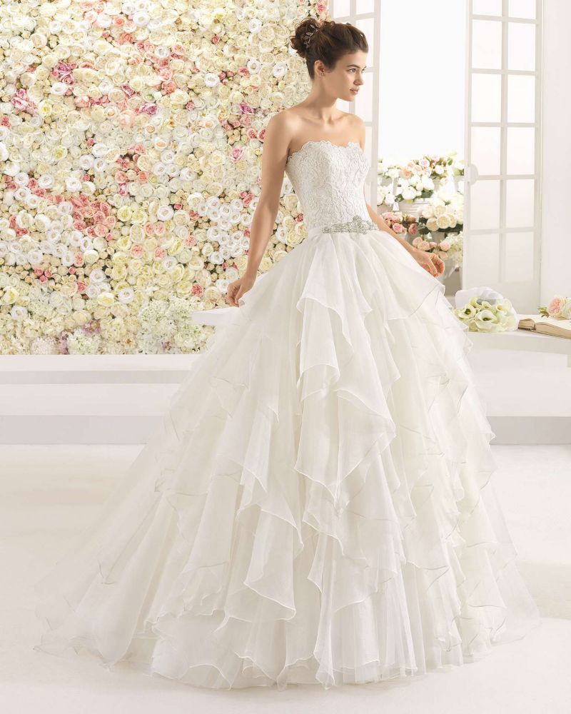 Rosa Clará 2023-as menyasszonyi ruha, esküvői ruha vásárlás, bérlés: Cebil menyasszonyi ruha