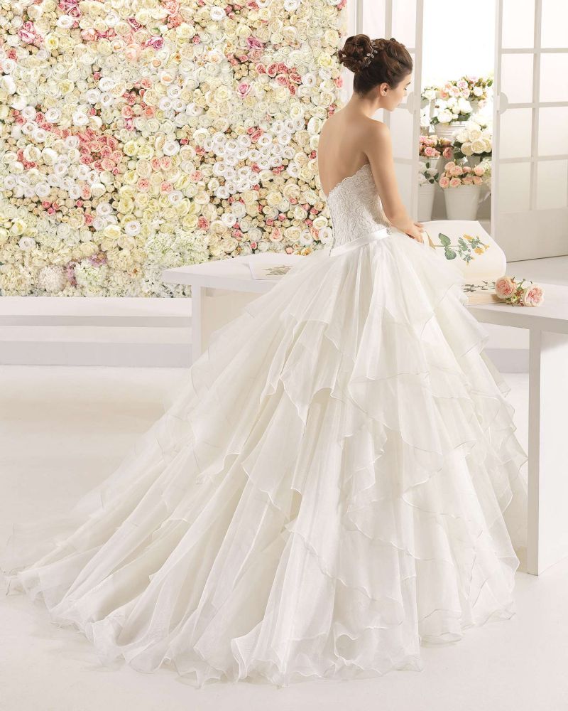 Rosa Clará 2023-as menyasszonyi ruha, esküvői ruha vásárlás, bérlés: Cebil eskövői ruha