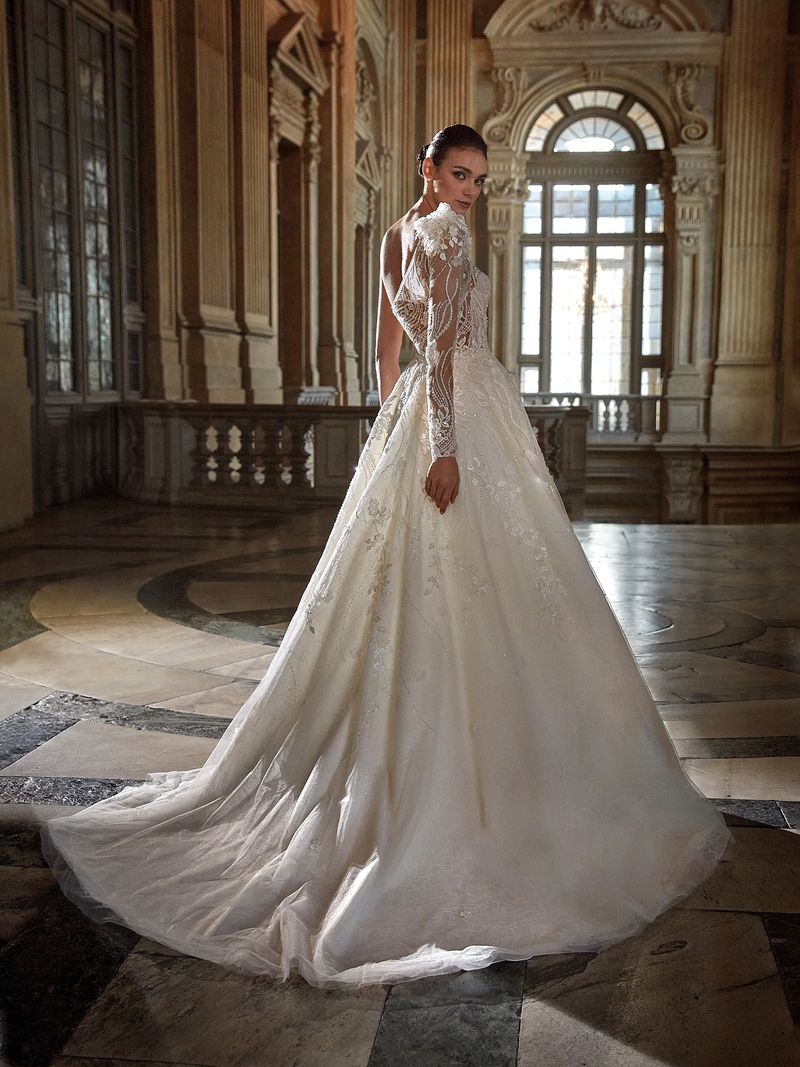 Pronovias Privée 2023-es menyasszonyi ruha kollekció vásárlás, bérlés: Chrysolite eskövői ruha