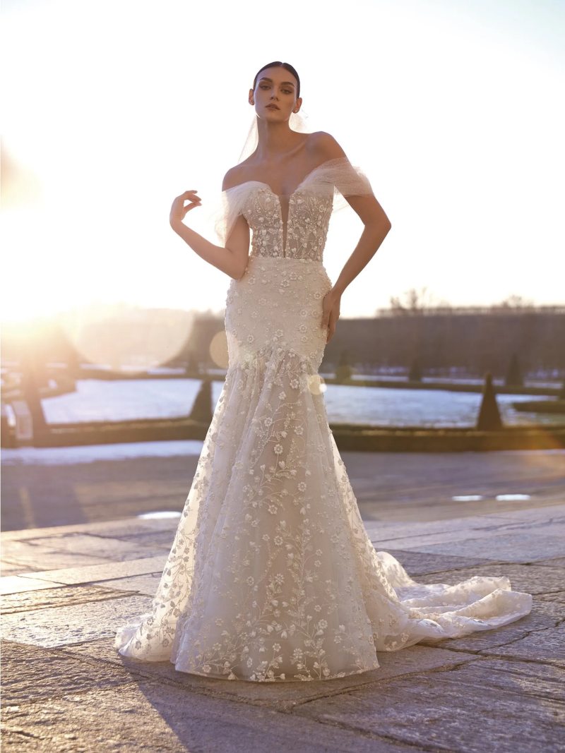 Pronovias Privée 2023-es menyasszonyi ruha kollekció vásárlás, bérlés: Emilia menyasszonyi ruha