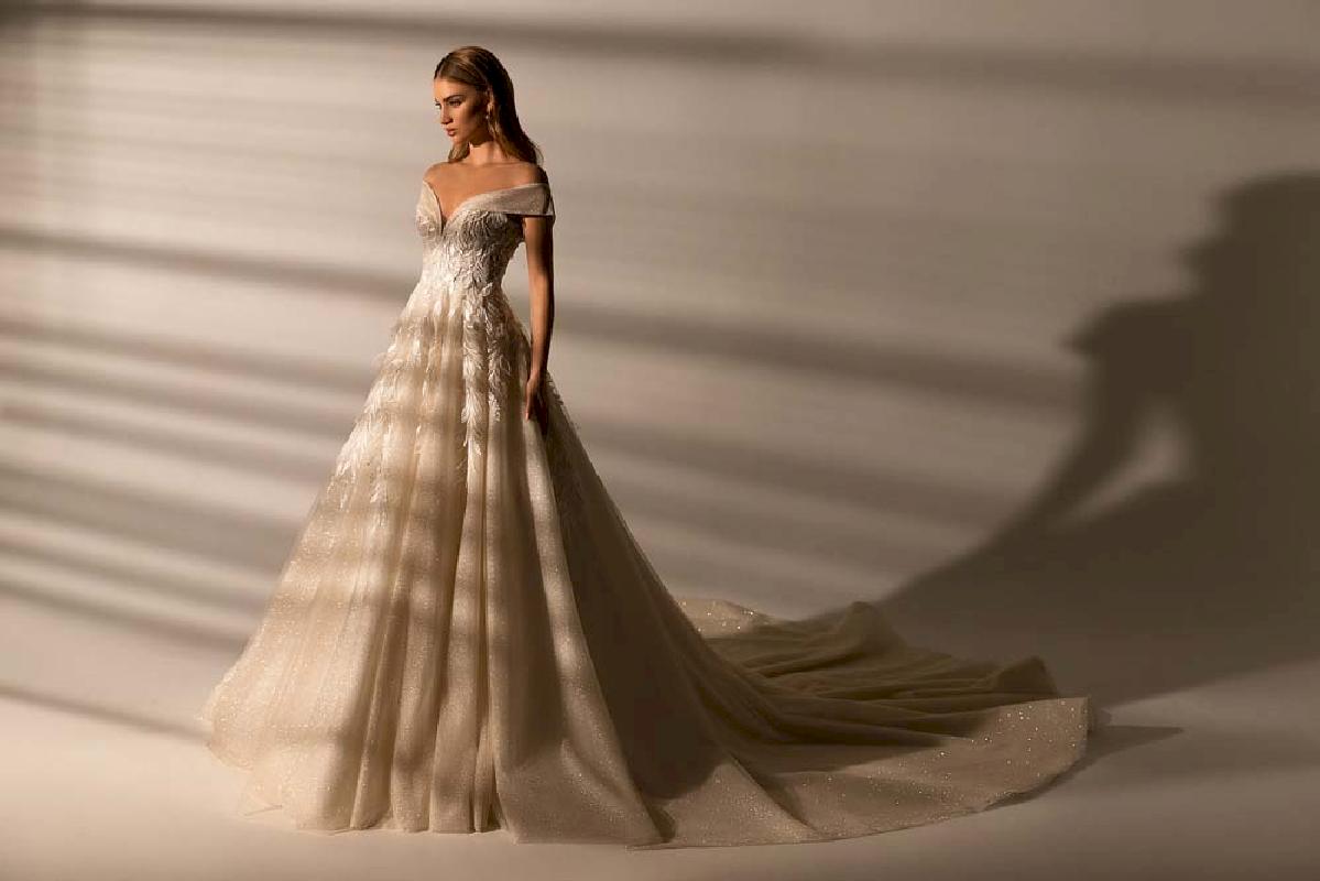 WONÁ CONCEPT ruha vásárlás, bérlés – ilyen a 2020-as trend: Ferrara menyasszonyi ruha