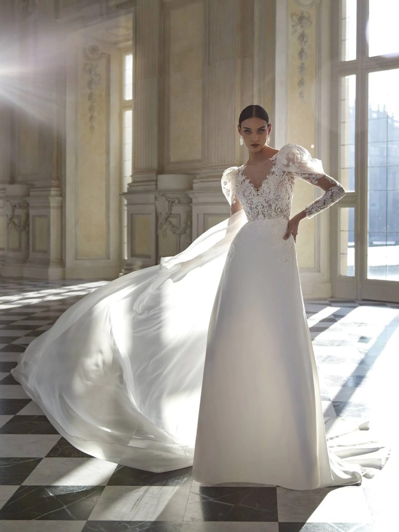 Pronovias Privée 2023-es menyasszonyi ruha kollekció vásárlás, bérlés: Firenza menyasszonyi ruha