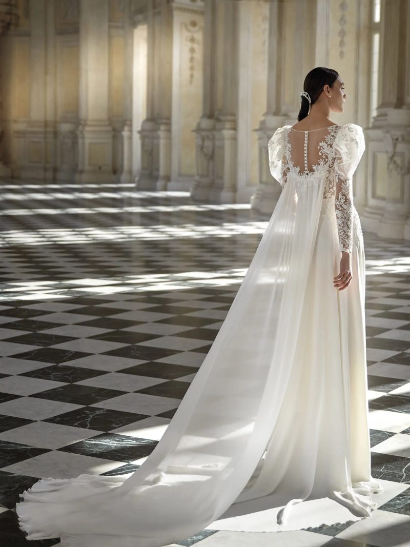 Pronovias Privée 2023-es menyasszonyi ruha kollekció vásárlás, bérlés: Firenza eskövői ruha