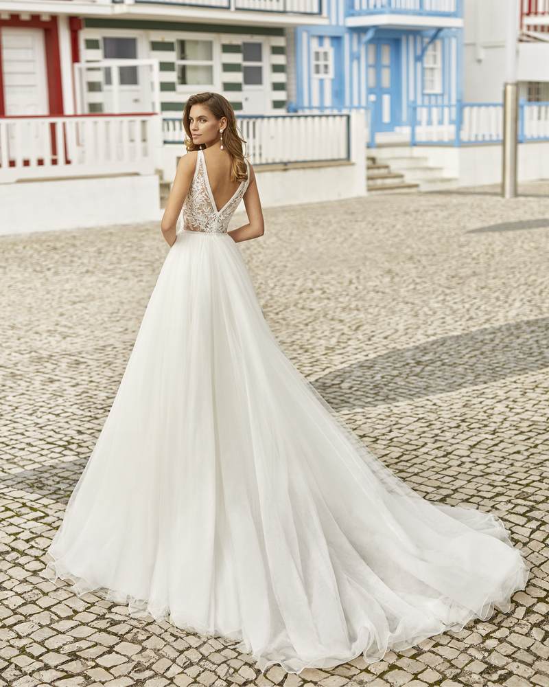 Rosa Clará 2023-as menyasszonyi ruha, esküvői ruha vásárlás, bérlés: Haniel eskövői ruha