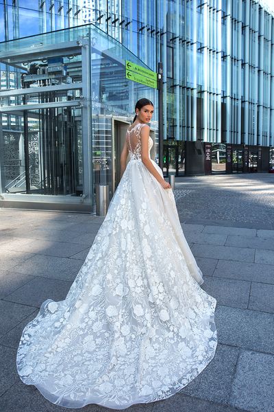 Kifutó Esküvői Ruha Modellek: Laima eskövői ruha