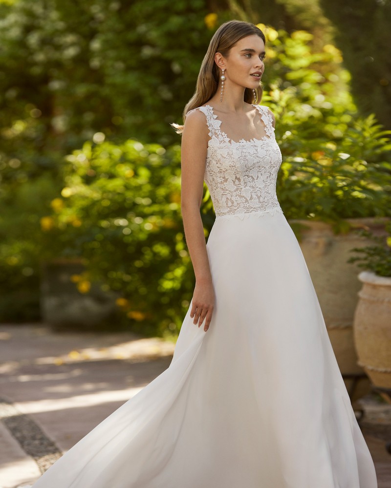 Rosa Clará 2023-as menyasszonyi ruha, esküvői ruha vásárlás, bérlés: Lenka menyasszonyi ruha