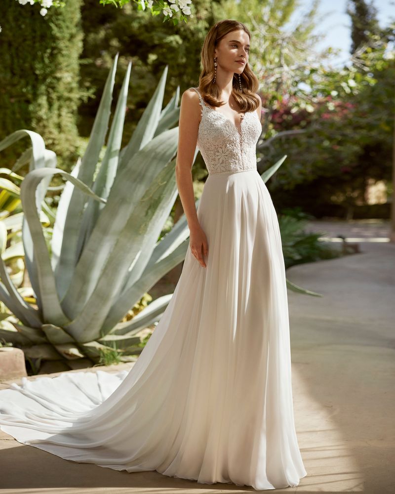 Rosa Clará 2023-as menyasszonyi ruha, esküvői ruha vásárlás, bérlés: Lolita menyasszonyi ruha