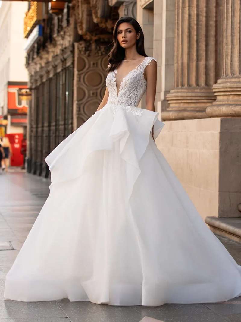 Pronovias menyasszonyi ruha előfoglalás - La Mariée esküvői ruhaszalon: Lollobrigida eskövői ruha
