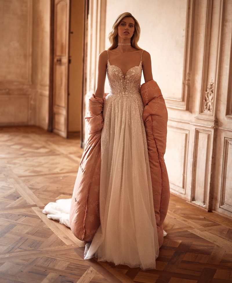 Iconic: Lucy menyasszonyi ruha