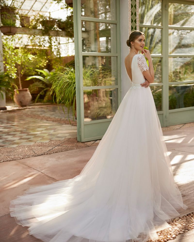 Rosa Clará 2023-as menyasszonyi ruha, esküvői ruha vásárlás, bérlés: Lumia eskövői ruha