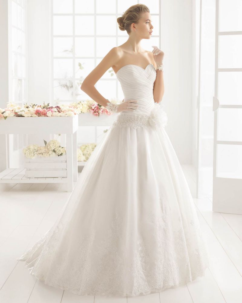 Kifutó Esküvői Ruha Modellek: Mimosa menyasszonyi ruha