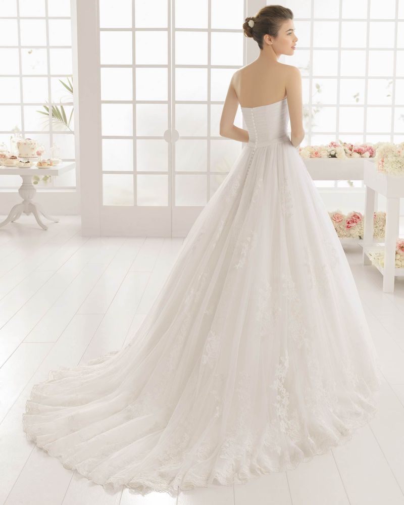 Kifutó Esküvői Ruha Modellek: Mirlo eskövői ruha