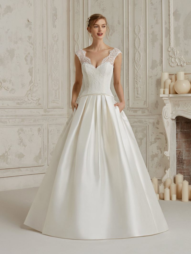 Kifutó Esküvői Ruha Modellek: Mirlo menyasszonyi ruha