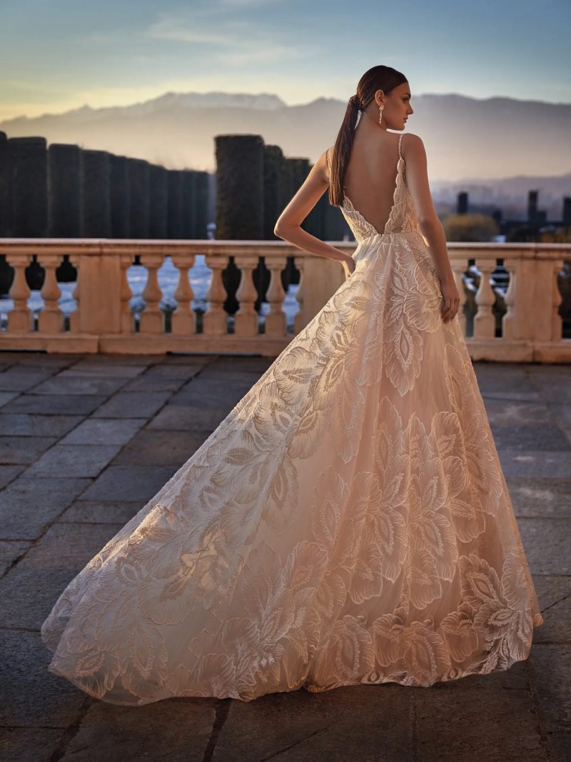 Pronovias Privée 2023-es menyasszonyi ruha kollekció vásárlás, bérlés: Orlanda eskövői ruha