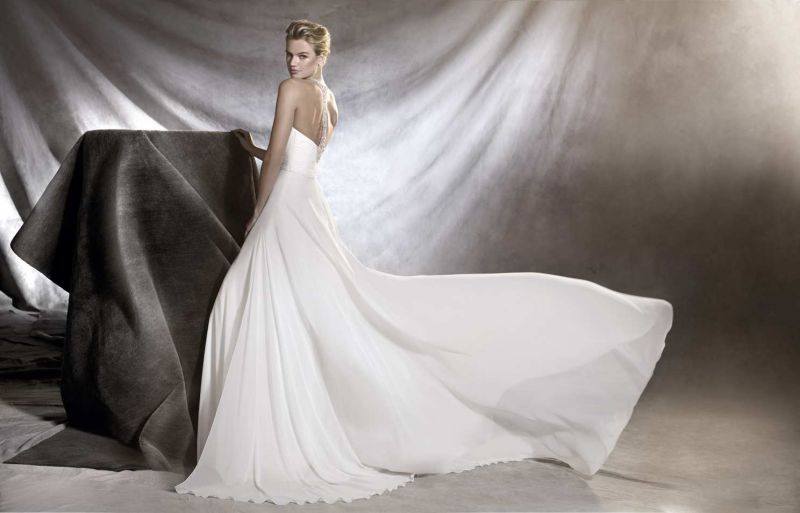 Kifutó Esküvői Ruha Modellek: Orzolai menyasszonyi ruha