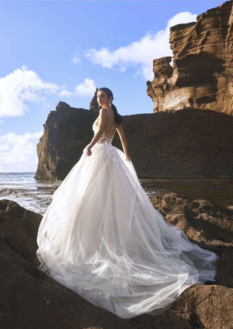 Pronovias JOY 2023-as menyasszonyi ruha, esküvői ruha vásárlás, bérlés: Pamukale eskövői ruha