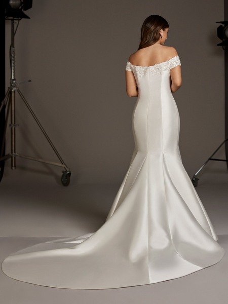 Plus Size menyasszonyi, esküvői ruhák: Pavia Es eskövői ruha
