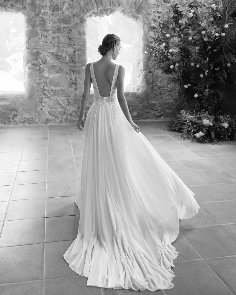 Rosa Clará 2023-as menyasszonyi ruha, esküvői ruha vásárlás, bérlés: Renee eskövői ruha