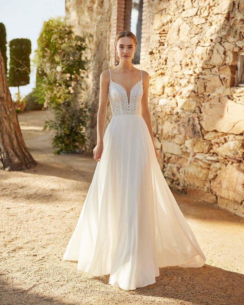 Rosa Clará 2023-as menyasszonyi ruha, esküvői ruha vásárlás, bérlés: Rihan menyasszonyi ruha