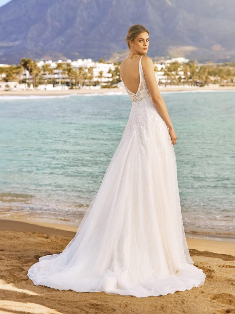 Pronovias JOY 2023-as menyasszonyi ruha, esküvői ruha vásárlás, bérlés: Samba eskövői ruha