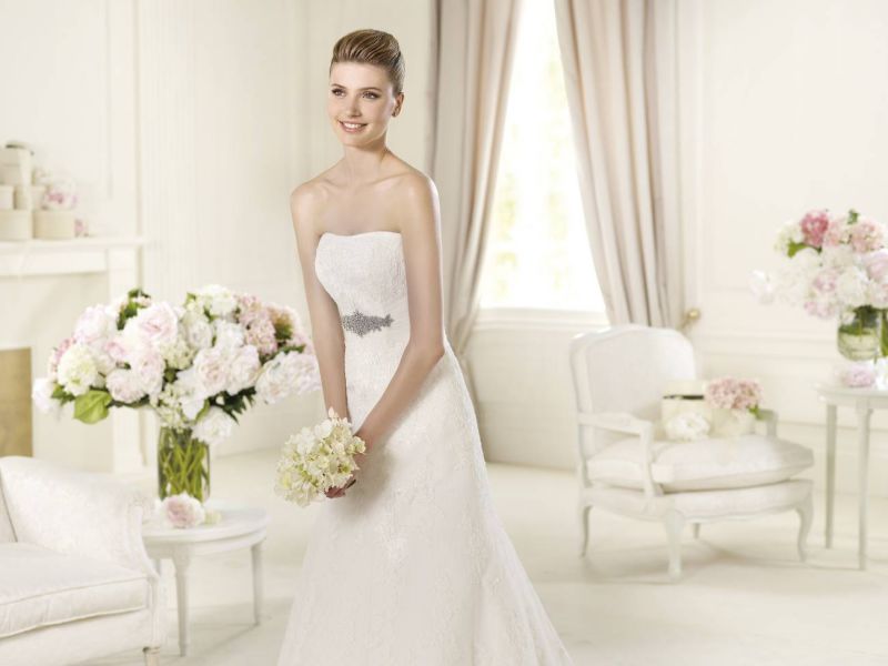Kifutó Esküvői Ruha Modellek: Udine menyasszonyi ruha