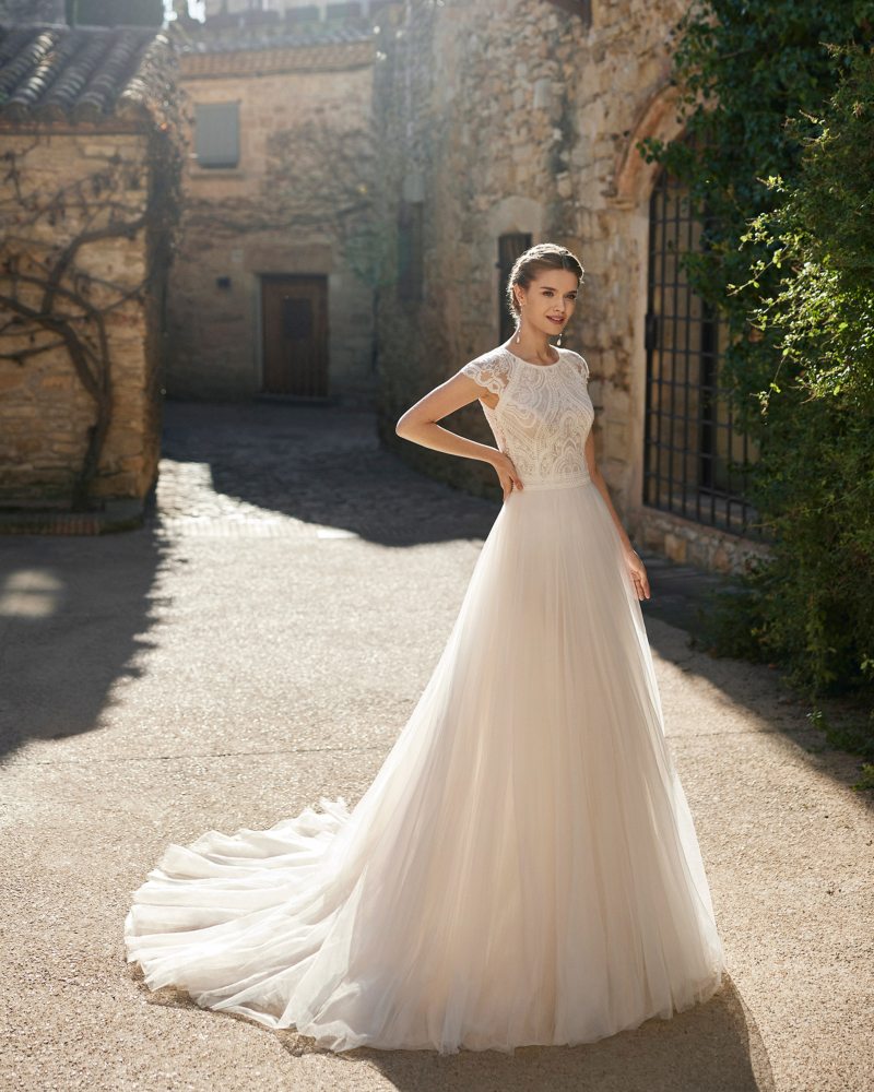 Rosa Clará 2023-as menyasszonyi ruha, esküvői ruha vásárlás, bérlés: Ulrich menyasszonyi ruha