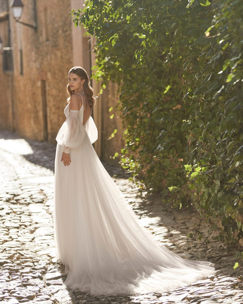 Rosa Clará 2023-as menyasszonyi ruha, esküvői ruha vásárlás, bérlés: Ululan eskövői ruha