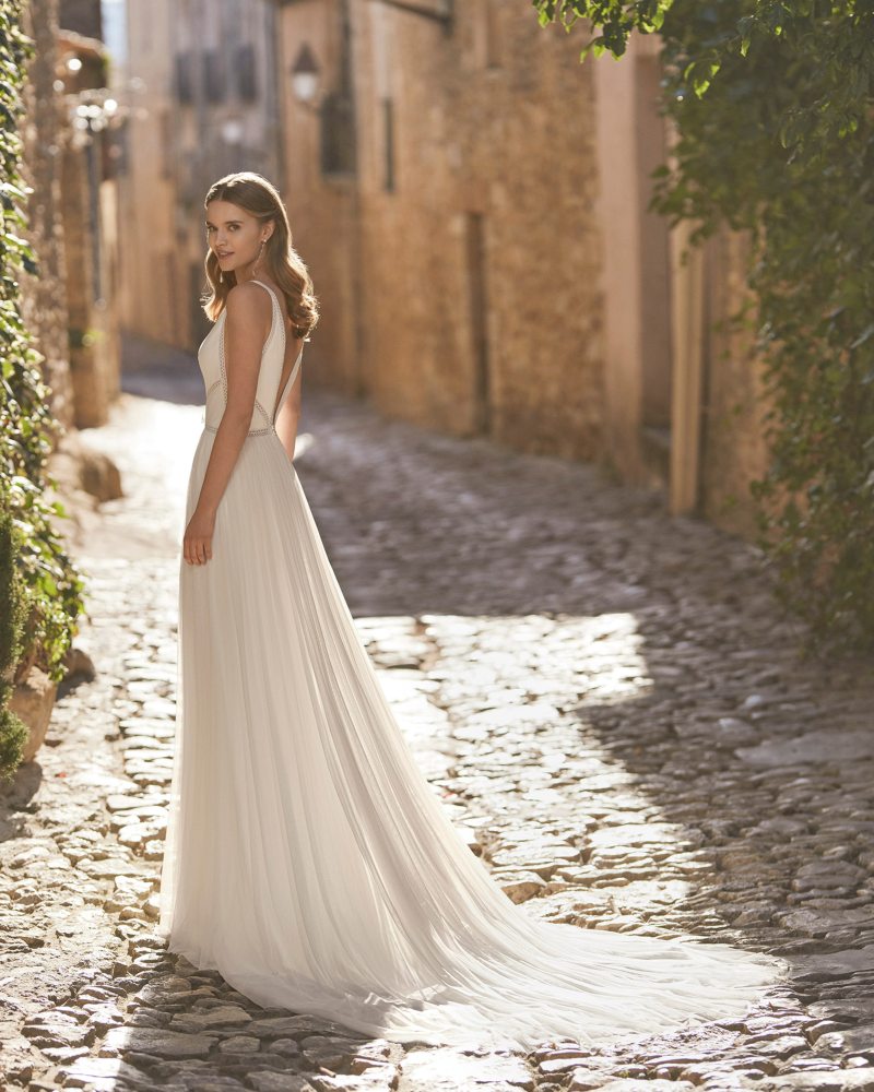 Rosa Clará 2023-as menyasszonyi ruha, esküvői ruha vásárlás, bérlés: Uma eskövői ruha