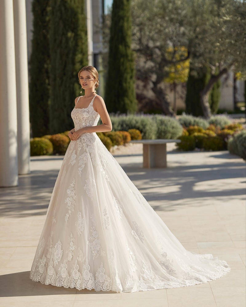 Rosa Clará 2023-as menyasszonyi ruha, esküvői ruha vásárlás, bérlés: Vevila menyasszonyi ruha