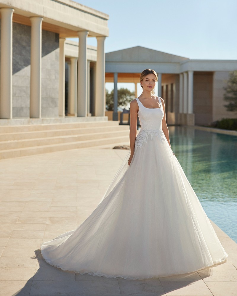 Rosa Clará 2023-as menyasszonyi ruha, esküvői ruha vásárlás, bérlés: Vincetta menyasszonyi ruha