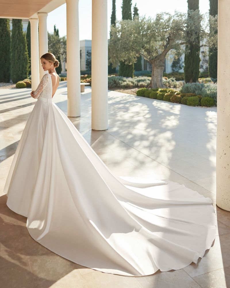 Rosa Clará 2023-as menyasszonyi ruha, esküvői ruha vásárlás, bérlés: Vivary eskövői ruha