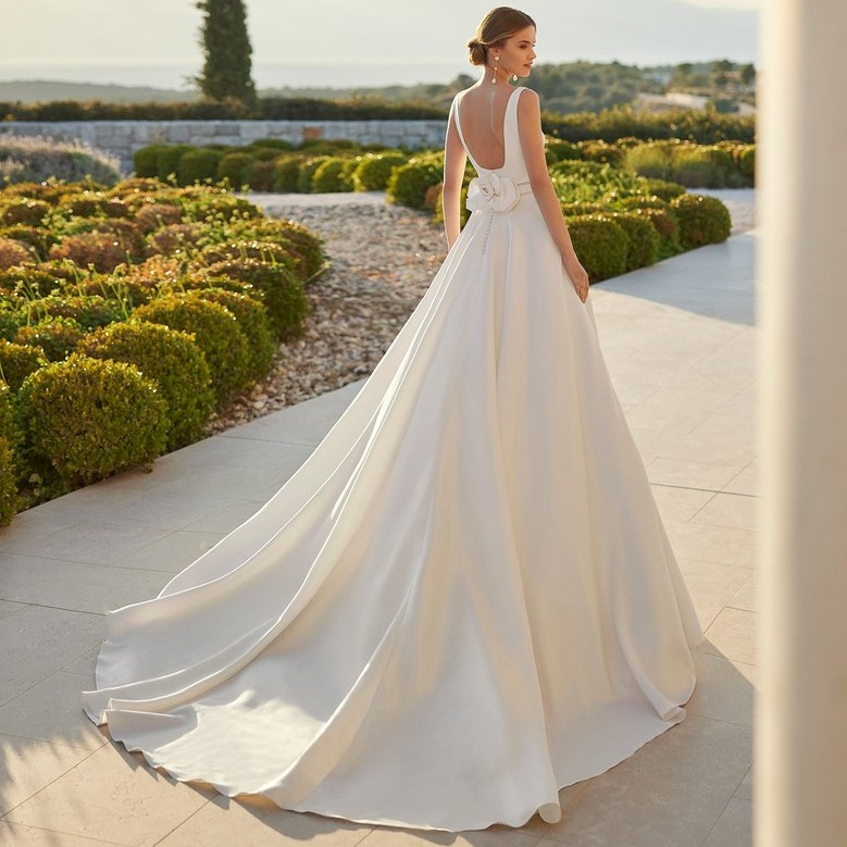 Rosa Clará 2023-as menyasszonyi ruha, esküvői ruha vásárlás, bérlés: Vora eskövői ruha
