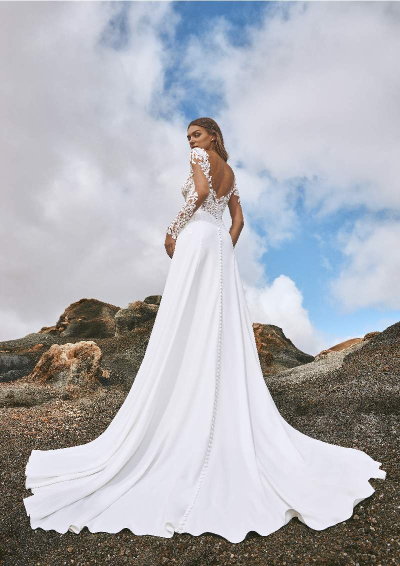 Pronovias JOY 2023-as menyasszonyi ruha, esküvői ruha vásárlás, bérlés: Yushan eskövői ruha